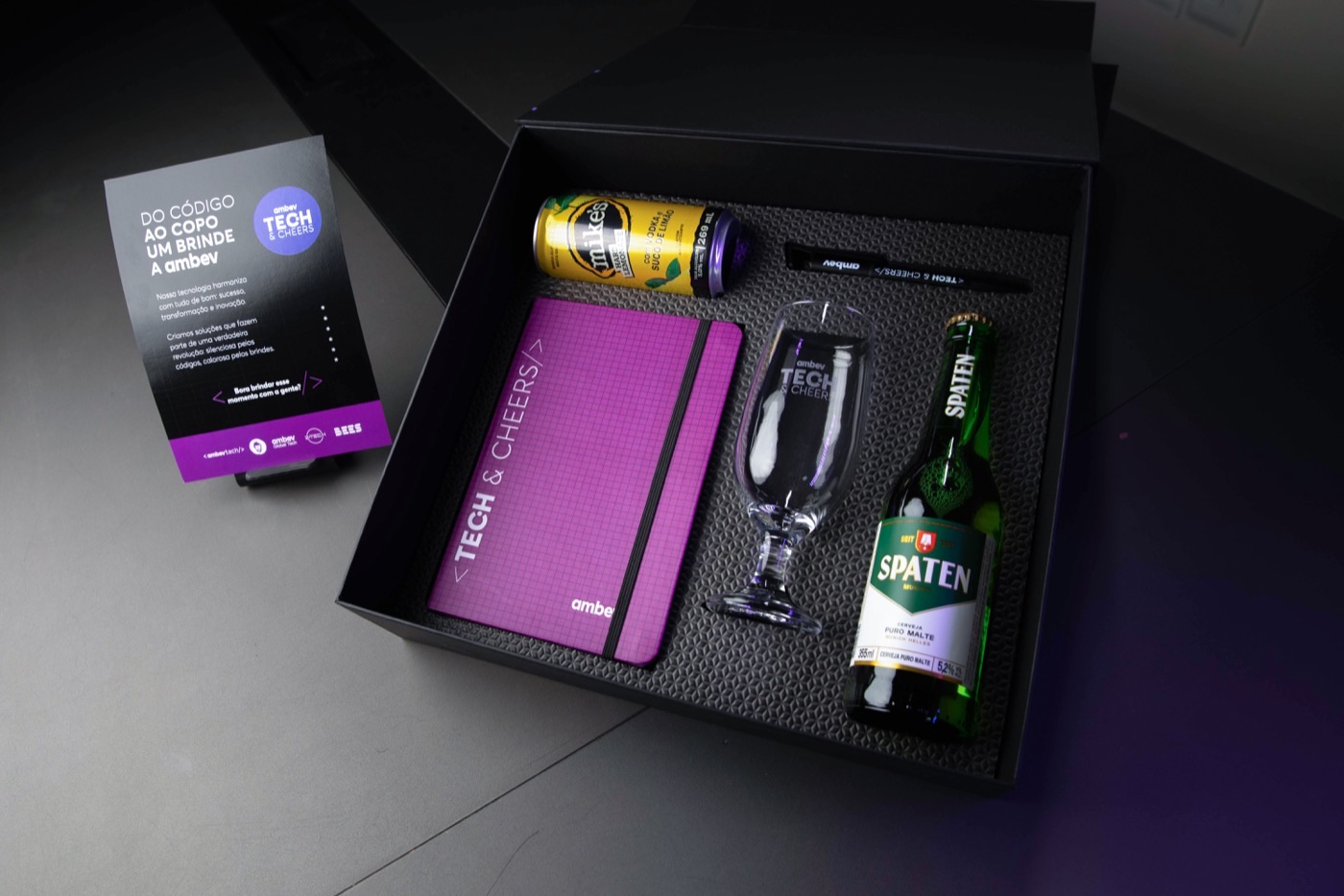 Kit de brindes produzido para evento corporativo